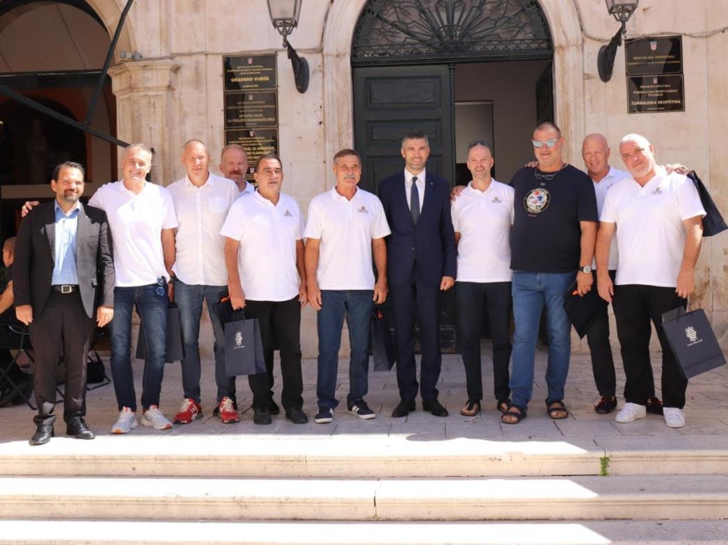 Gradonačelnik primio zlatne vaterpolo veterane