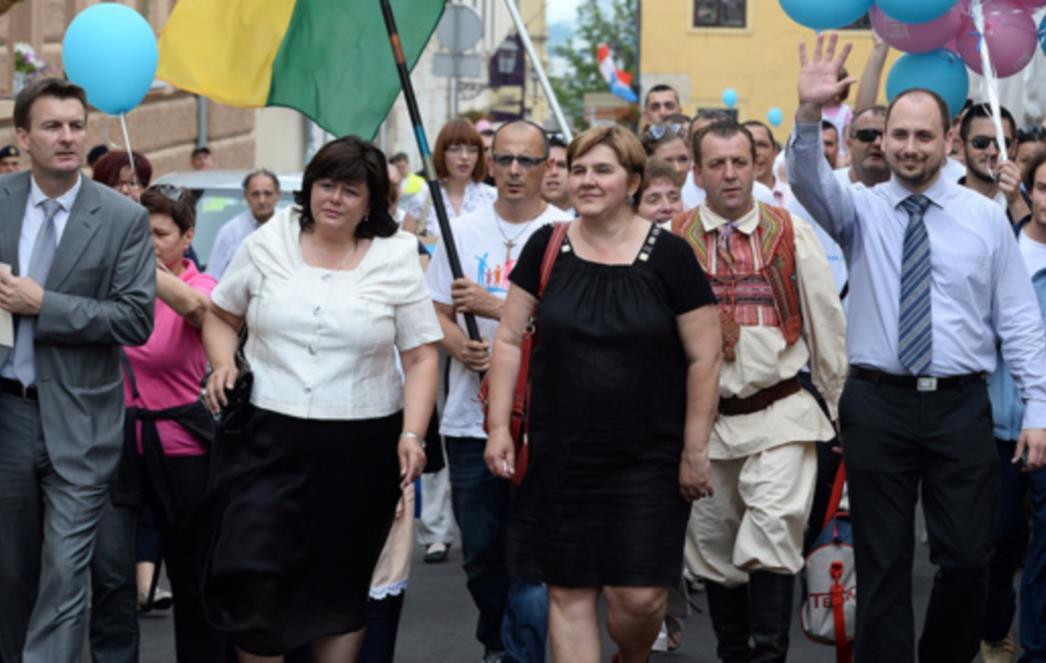 Za razliku od komunističkih medijskih lopina, koji su poput Pavića dužni stotine milijuna kuna poreza, Željka Markić je svoje bogatsvo stekla legalno i nije dužna niti lipe poreza!