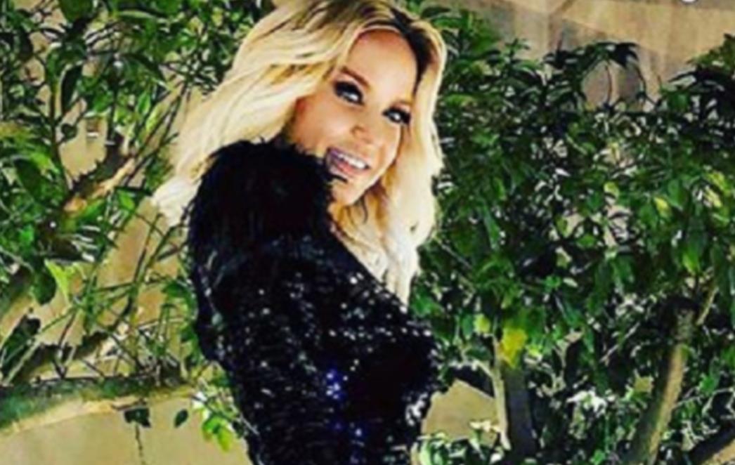 MAJA ŠUPUT POZIRALA U ULTRAKRATKOJ HALJINICI I POKAZALA VITKE NOGE ‘Ti bi ubila ovim izgledom na Eurosongu…’