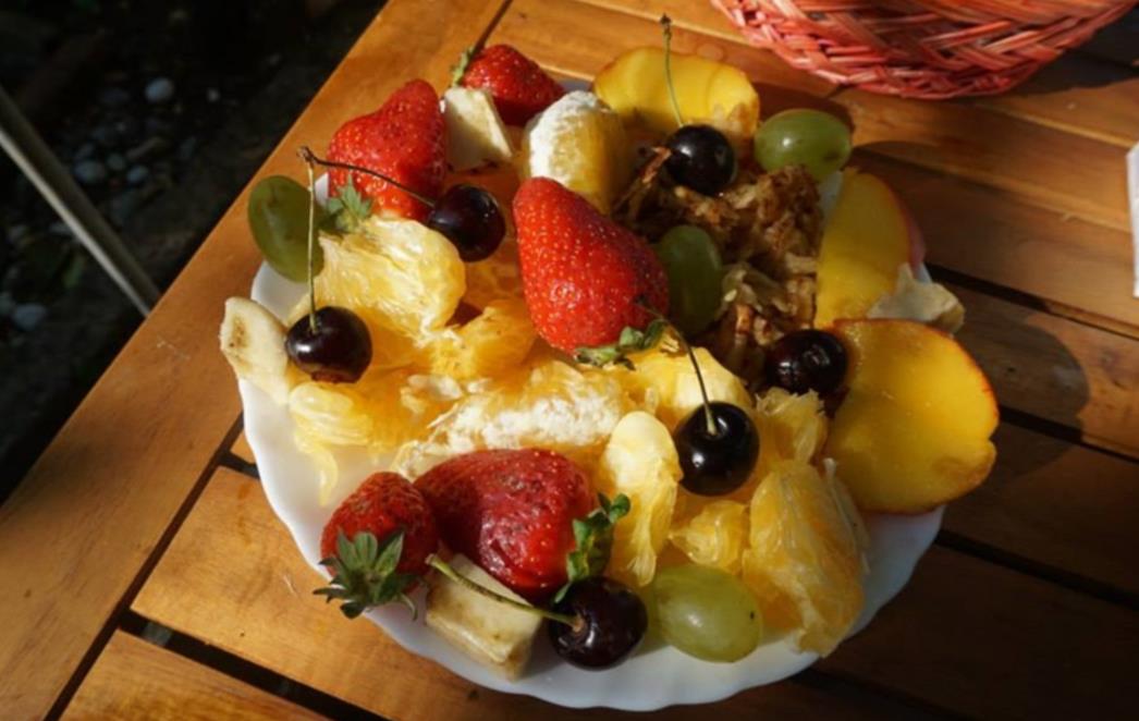 JEDETE  LI  PREVIŠE  VOĆA?  Bez  prirodnih  šećera  došlo  bi  do  ozbiljnog   manjka  energije  za   naš  organizam