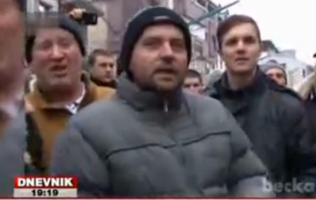 BOSANSKI PROSVJEDNIK ZNA: 'Zašto nema seksa u državnim firmama?' (VIDEO)