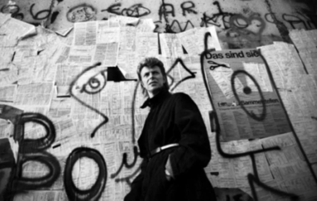 Nakon 20 godina David Bowie opet na broju jedan 