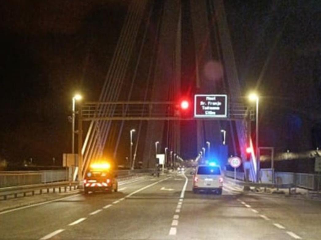 PROMETNA NESREĆA NA MOSTU Među teško ozlijeđenima je i jedna maloljetna osoba