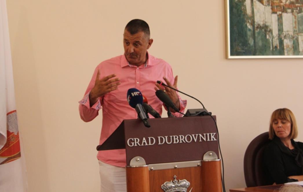 TEO ANDRIĆ:  Gradonačelniče, koliko si putovao i tko je to platio?