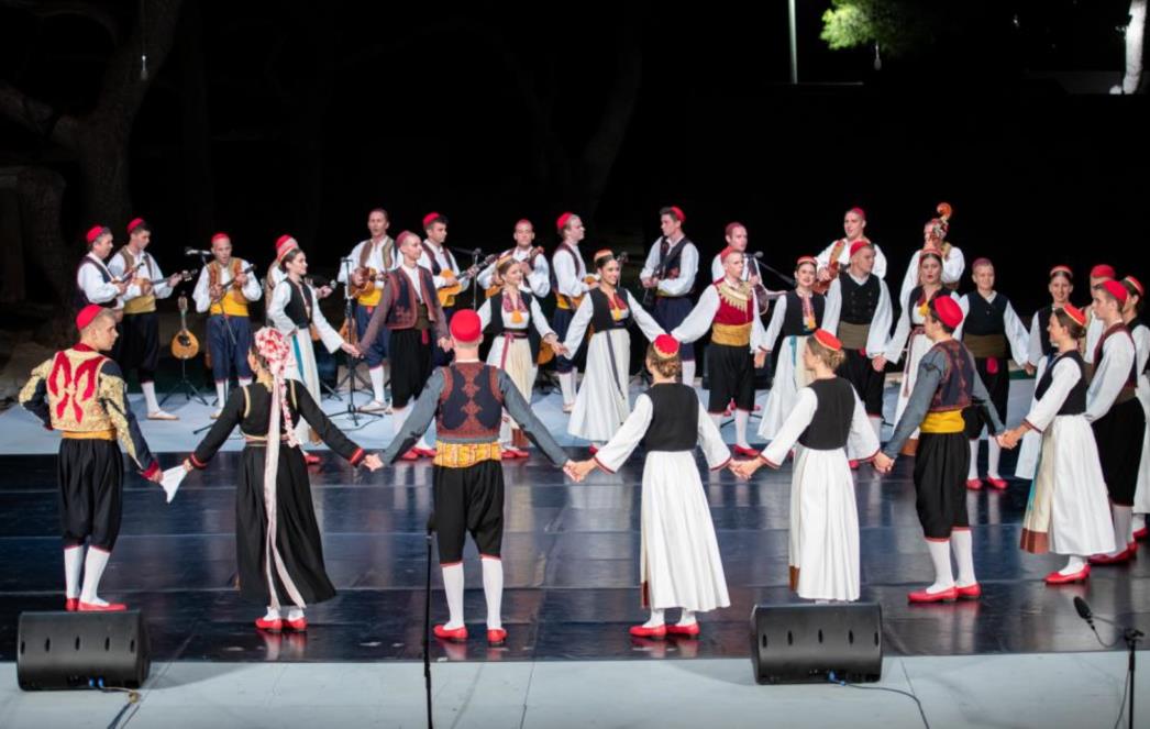 Održan prvi festivalski nastup Folklornog ansambla Linđo u parku Gradac (FOTO)