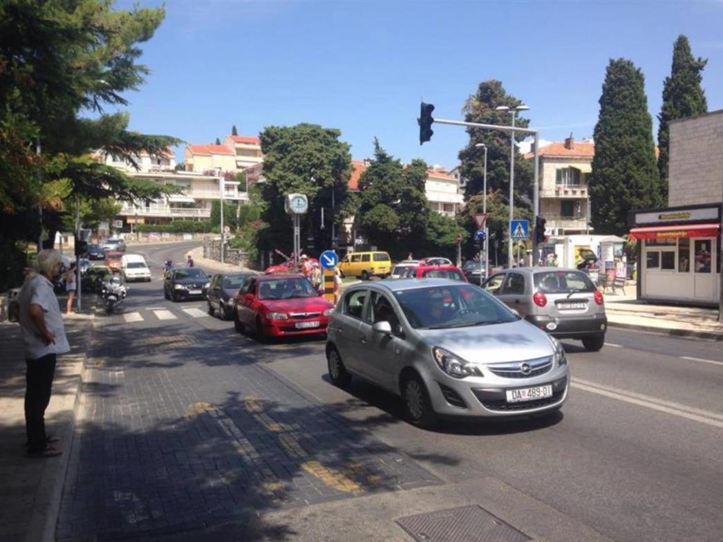 Prestanite isključivati motor na semaforu radi uštede