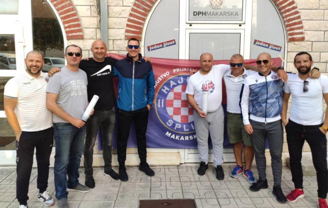 I MAKARSKI PRIJATELJI UZ HAJDUK Popunjeno još jedno mjesto u parku 'Za sva vrimena'