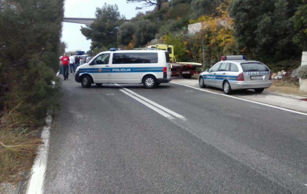 TEŠKA PROMETNA NESREĆA KOD DUBROVNIKA: Sletio vozilom u Omblu, smrtno stradao I.B. iz Zatona (FOTO)