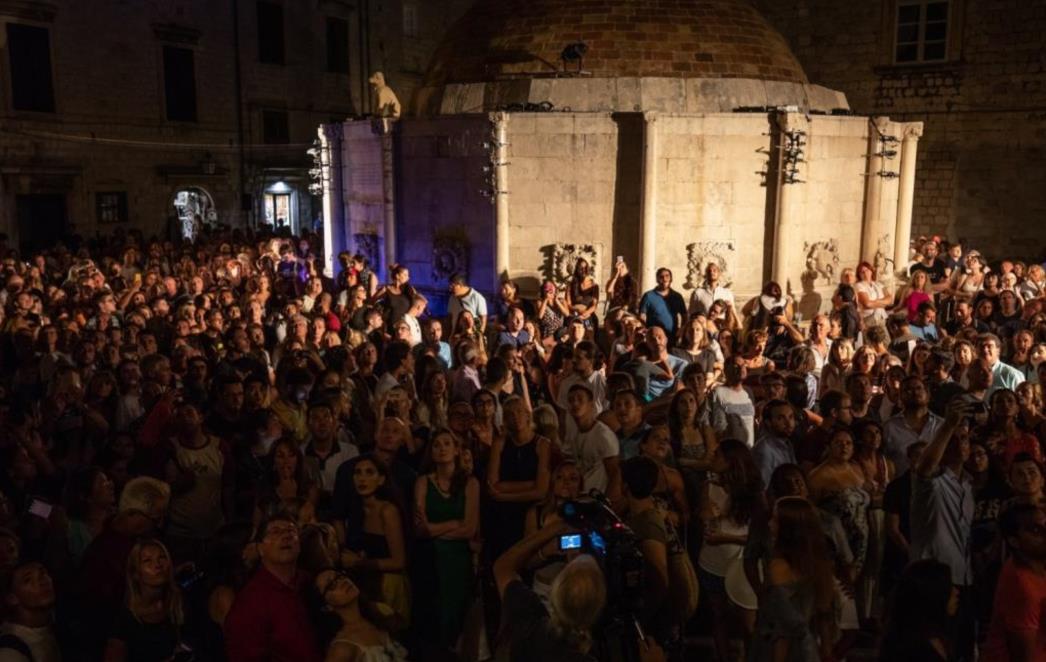 JEDINSTVENI GLAZBENI PROJEKT 'Arabeske' na Onofrijevoj fontani, 'Terminator' na Orsuli (FOTO)