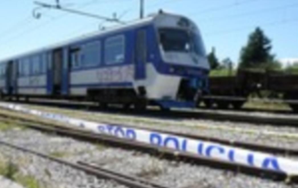 Putnički vlak Split-Zagreb naletio na automobil!