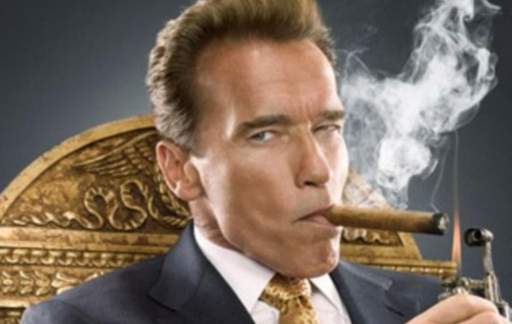 Schwarzenegger kažnjen zbog pušenja u zračnim lukama