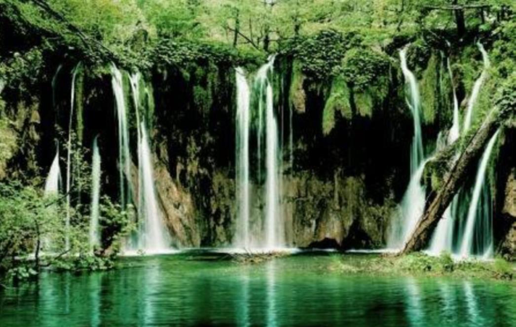 Plitvice posjetio devetstotisućiti posjetitelj 