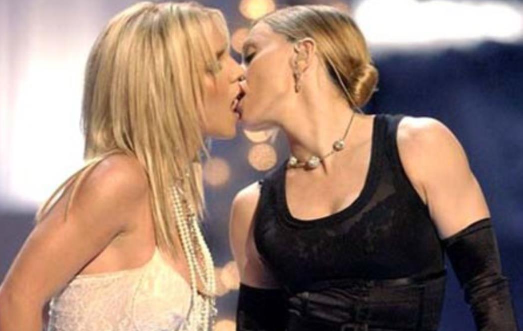 Madonna poručila Britney Spears: 'Ponovno me poljubi, nedostaješ mi'
