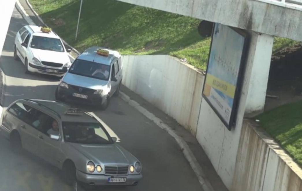 DUBROVAČKI NISU NAJGORI: Pogledajte što rade taksisti u Srbiji! (VIDEO)