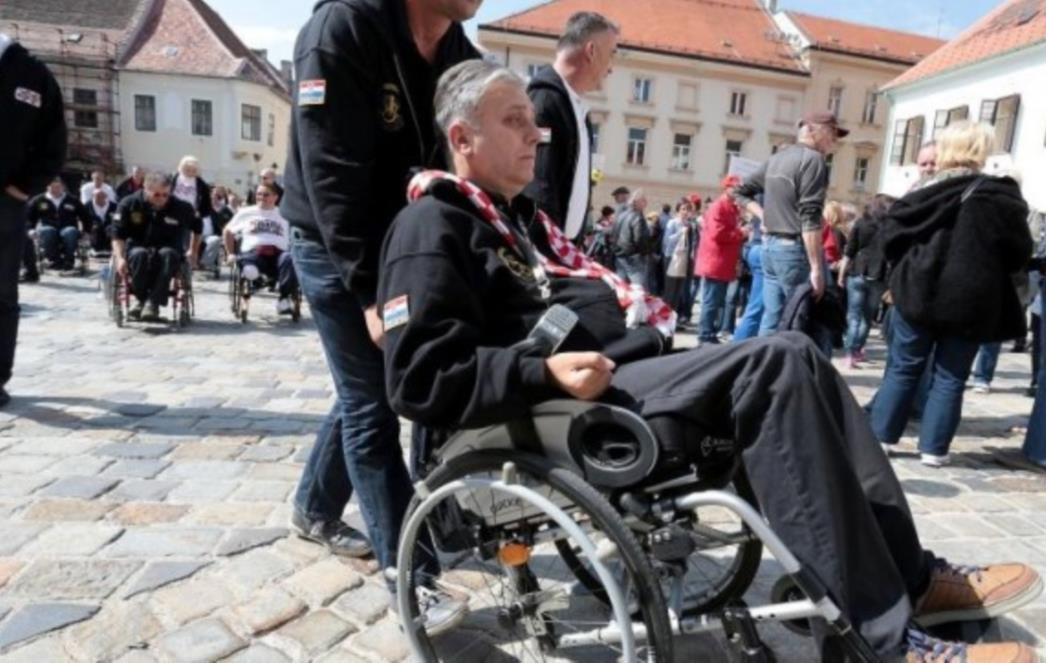 JESMO LI NA KORAK DO GRAĐANSKIH NEMIRA: Policija donosi nove ograde, Ostojić najavio prekršajnu prijavu