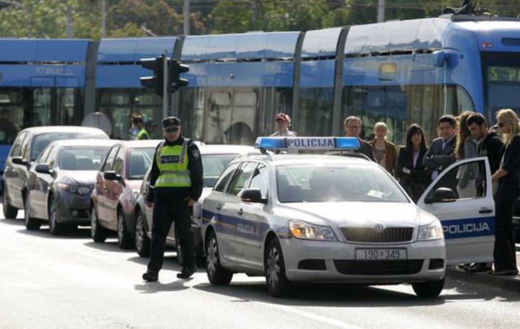 ZAGREB: Lančani sudar izazvao zastoj tramvaja 