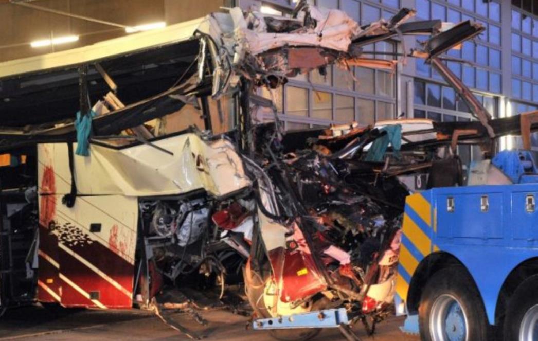 Strašna nesreća u Švicarskoj: Autobus pun djece udario u zid tunela, 28 mrtvih