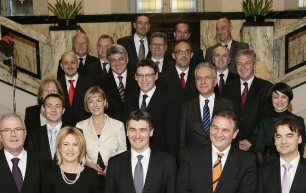 ODLIKAŠ DO ODLIKAŠA: Evo koliko su studirali ministri iz Vlade koja proziva studente