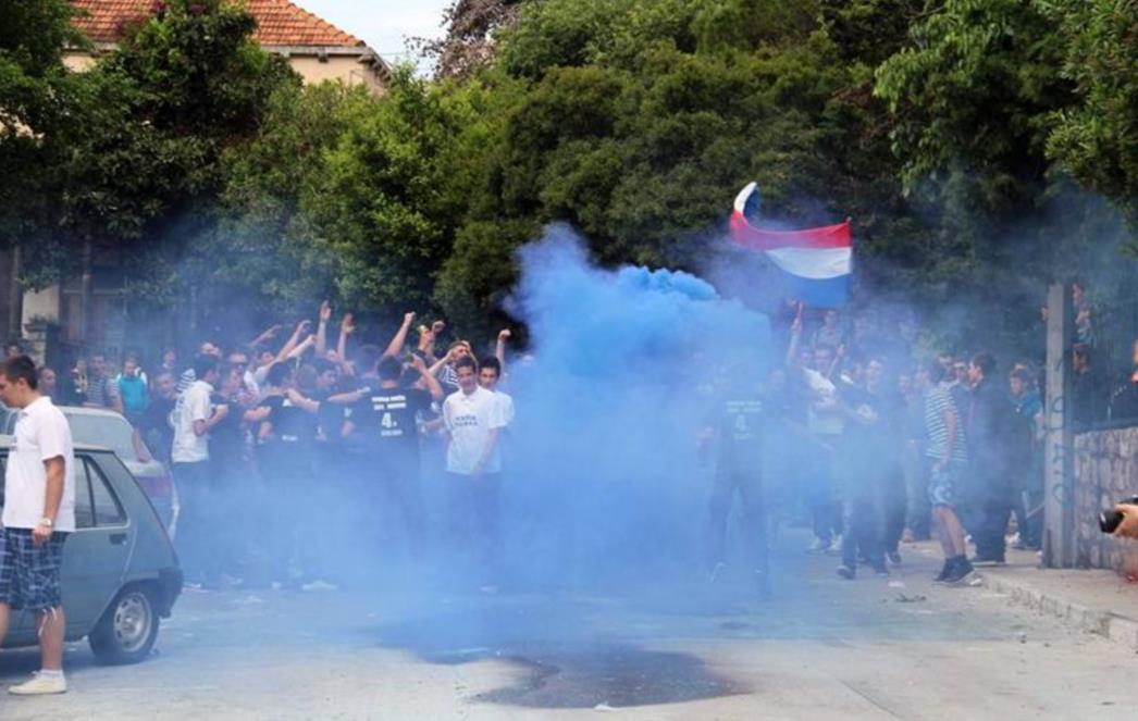 ČIME SE TO 'GAZE' SREDNJOŠKOLCI: Novi trend opasan po život?