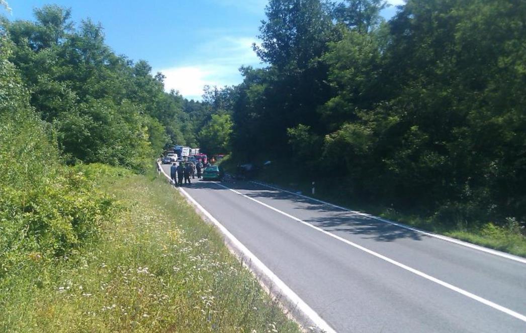 U teškoj nesreći kod Slunja troje mrtvih