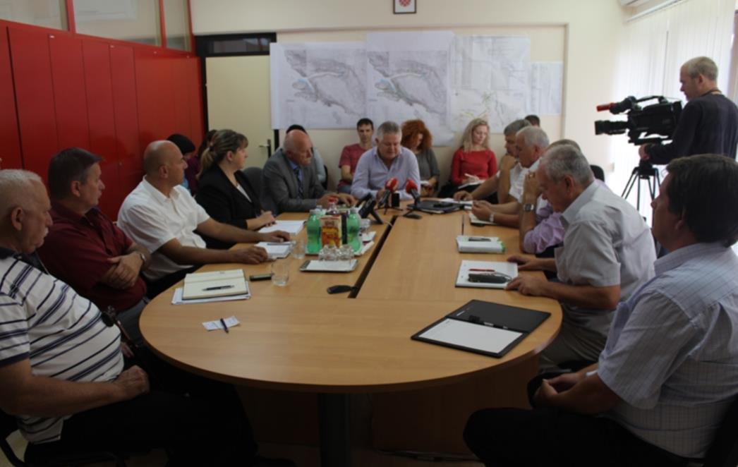 "ZA DUBROVČANE SAMO NAJBOLJE": Komunalci na terenu zbog klima uređaja, karićioli će nositi uniforme, voda se neće mutiti