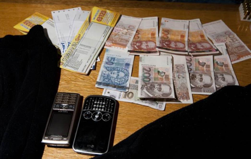 Uhićen dvojac koji je 'poharačio' 21 kladionicu u godinu dana