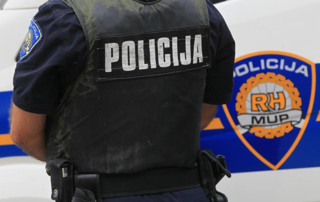 POTJERA U BOURBONU: Pokušao pobjeći s devet grama kokaina