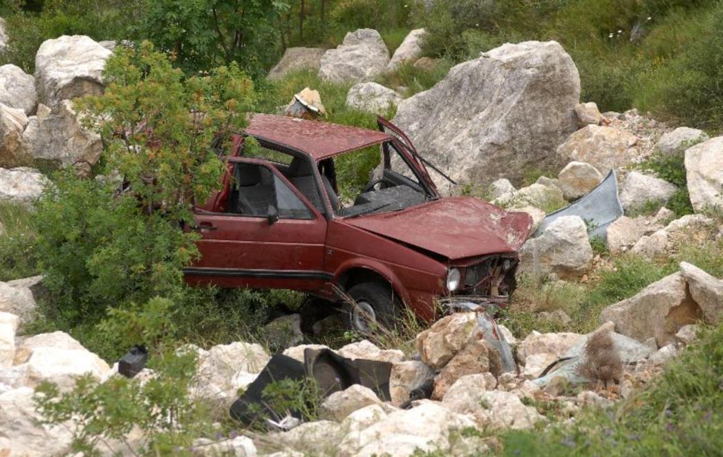 Automobilom sletio u provaliju duboku 80 metara i preživio