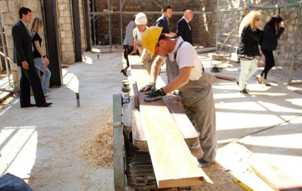 GRADILIŠTE U LAZARETIMA:  Sezona pred vratima, radnici u punom pogonu (FOTOGALERIJA)