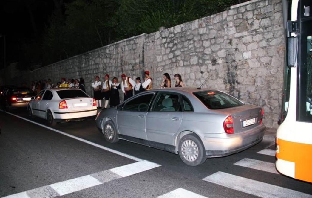 PROMETNA NESREĆA NA BONINOVU: Libertasov autobus naletio na pješaka (FOTO)