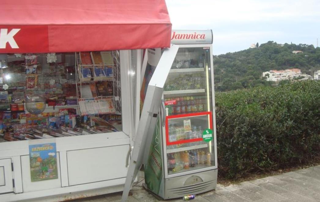 Provala na ulici Iva Vojnovića (FOTO)