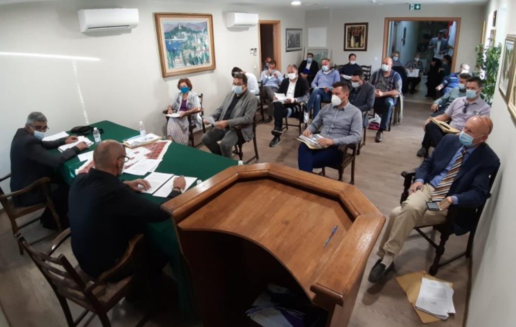 SJEDNICA OPĆINSKOG VIJEĆA: Moramo sačuvati opstojnost Općine za buduće generacije!;Jednoglasno izabrani ovogodišnji laureati