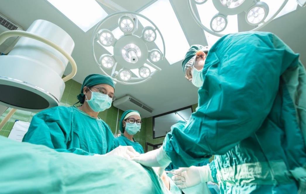 JOŠ JE BIO ŽIV Žalila se na grlobolju pa je začudilo što su joj liječnici izvukli iz krajnika