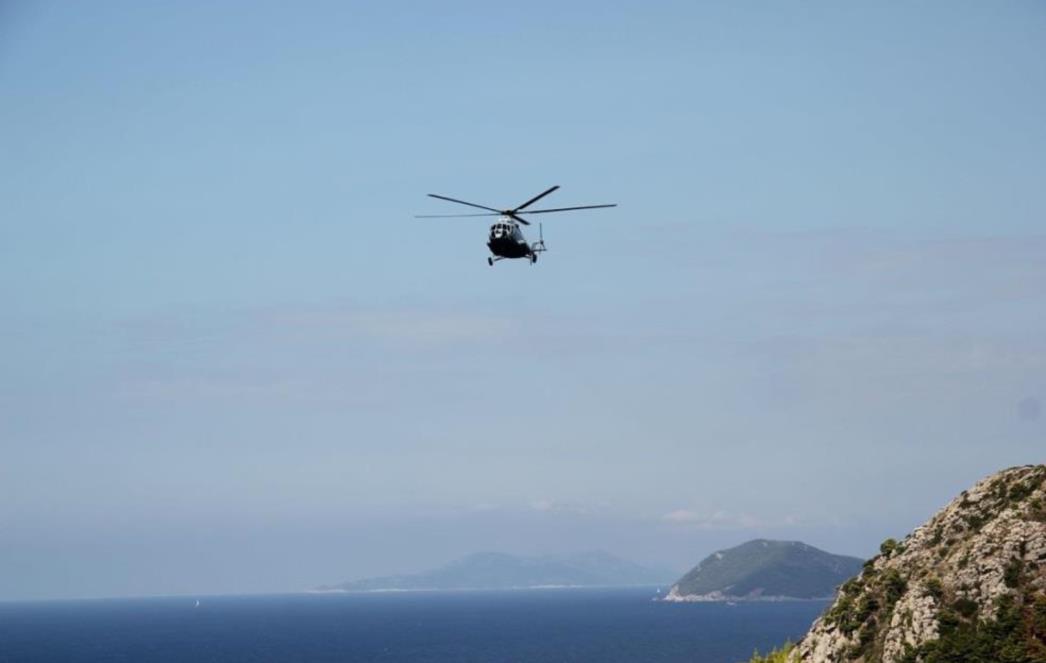 DRAMATIČNA NOĆ NA KORČULI: Helikopter zbog lošeg vremena nije mogao poletjeti, pacijentica prebačena trajektom za splitsku bolnicu!
