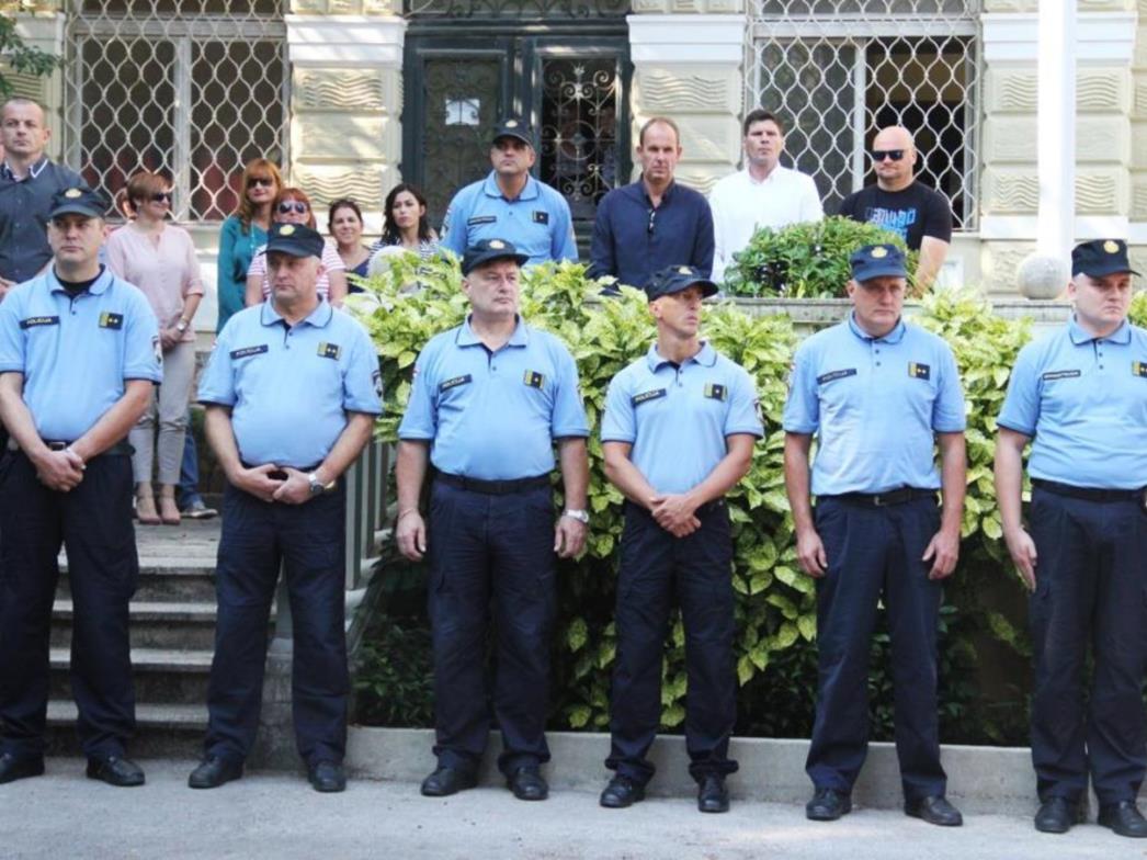 Policija nudi siguran posao: 'Budućnost vam nije neizvjesna'