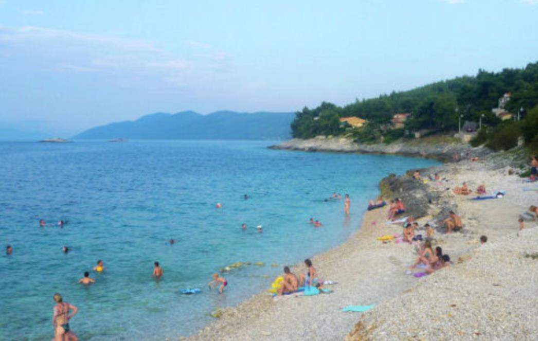 Fekalijama onečišćena plaža  Prigradica u Blatu i plaža Hotela Posejdon u Vela Luci 