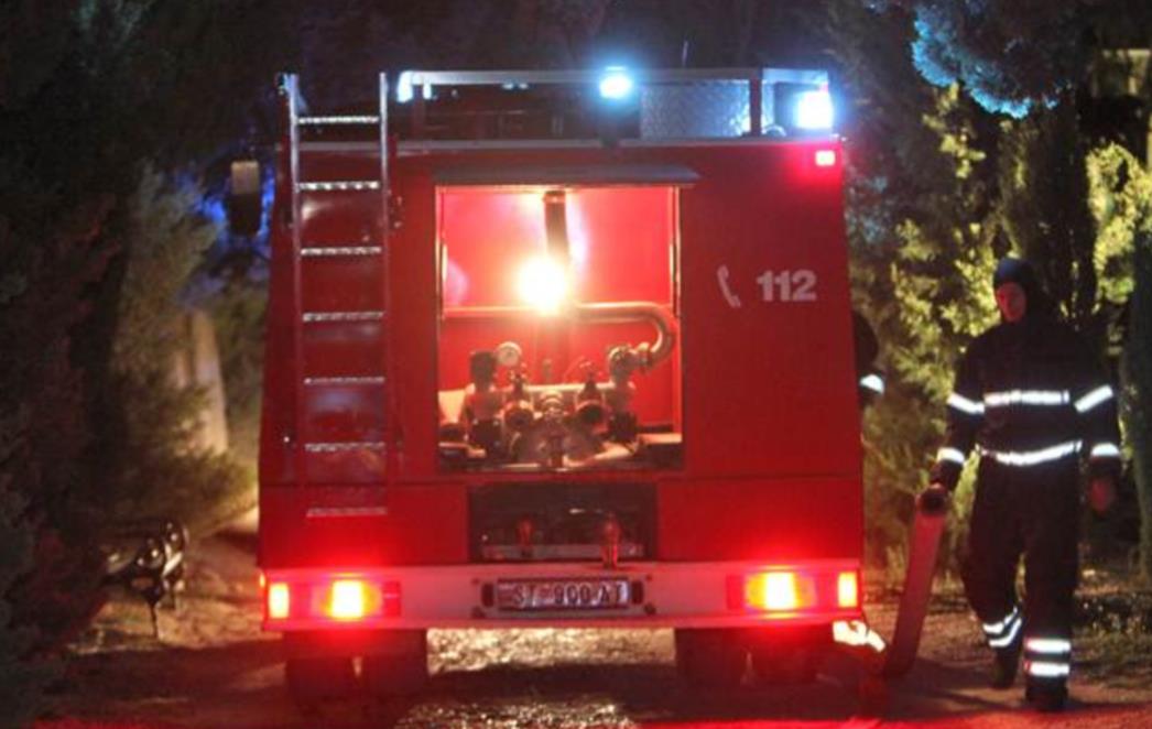 NEVRIJEME U DUBROVNIKU: Poplavljene ceste, srušen telefonski stup
