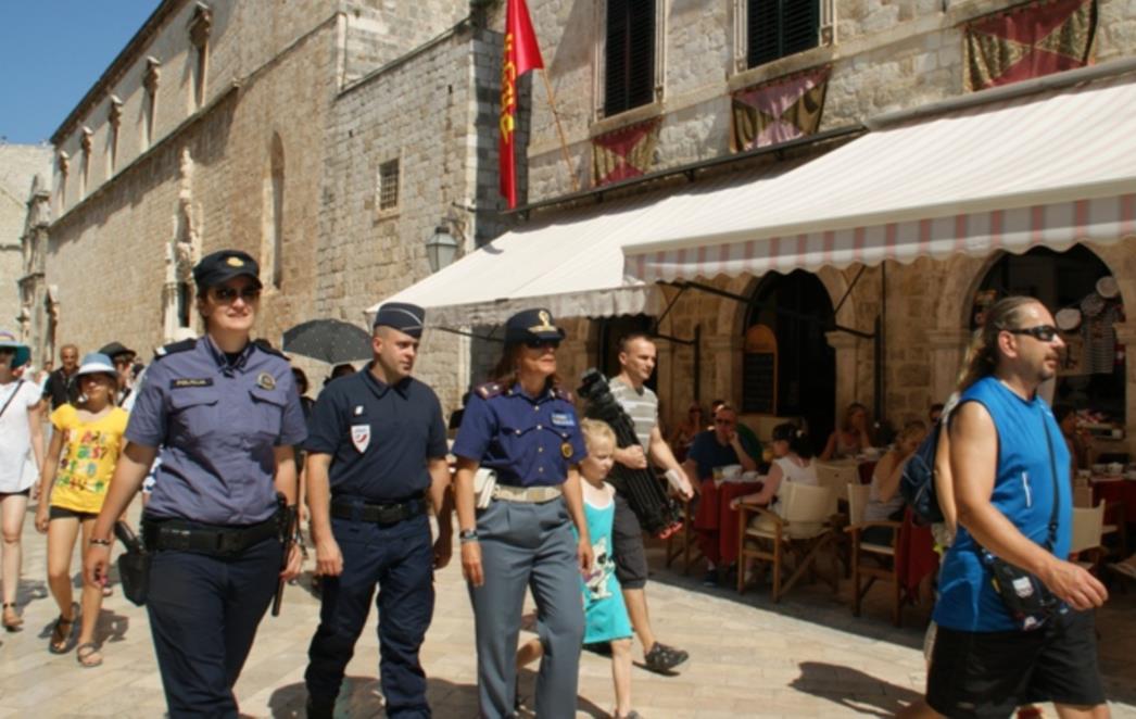 ZA SIGURNIJU TURISTIČKU SEZONU: Strani policajci na ispomoći u Dubrovniku