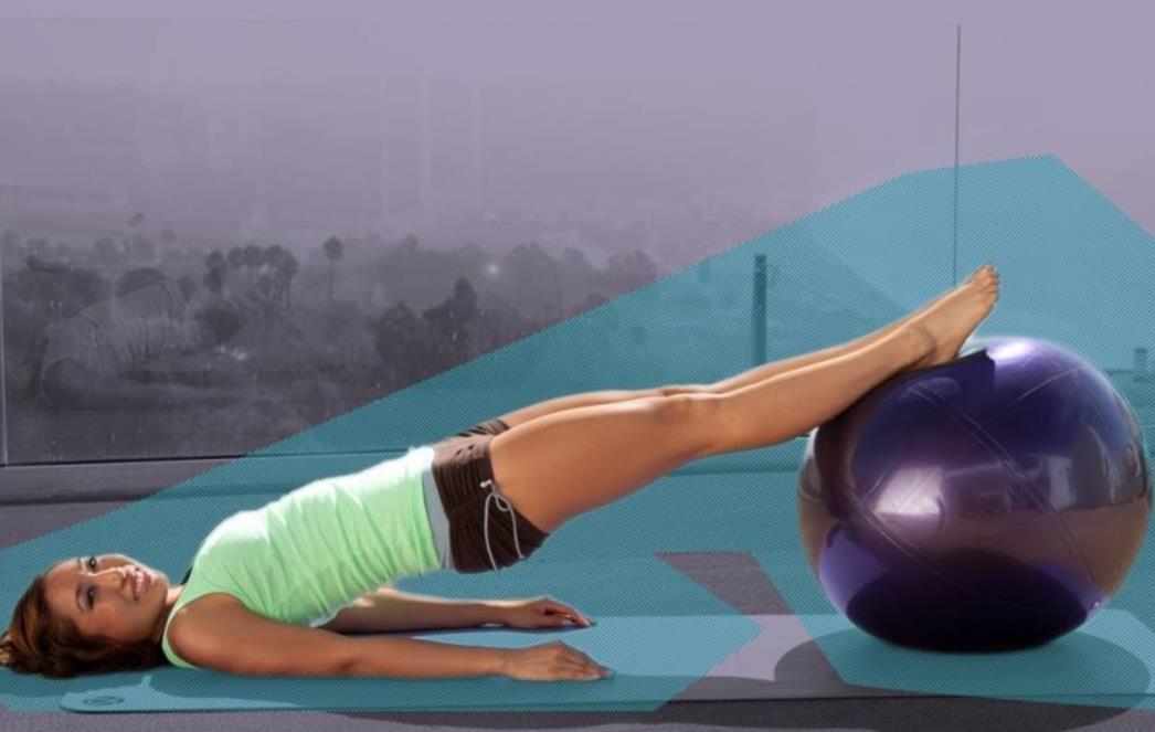 DOVOLJNA VAM JE SAMO PILATES LOPTA: Uz ovu vježbu učvrstit ćete i stražnjicu i noge! (VIDEO)