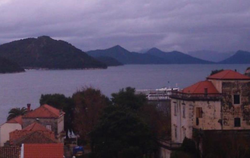 POSLJEDICE NEVREMENA NA ŠIPANU: Postira prenoćila u Šipanskoj luci, isplovila tek u popodnevnim satima!