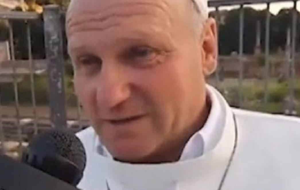 Uhitili lažnog papu jer previše sliči pravom