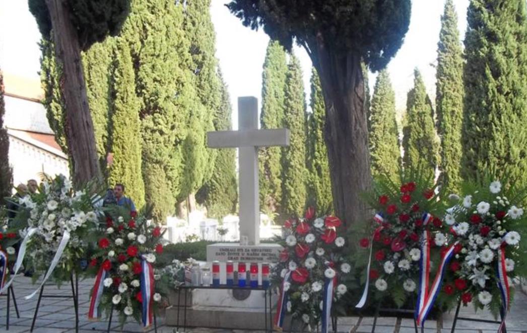 Polaganje vijenaca na Boninovu povodom 1. listopada (FOTO)