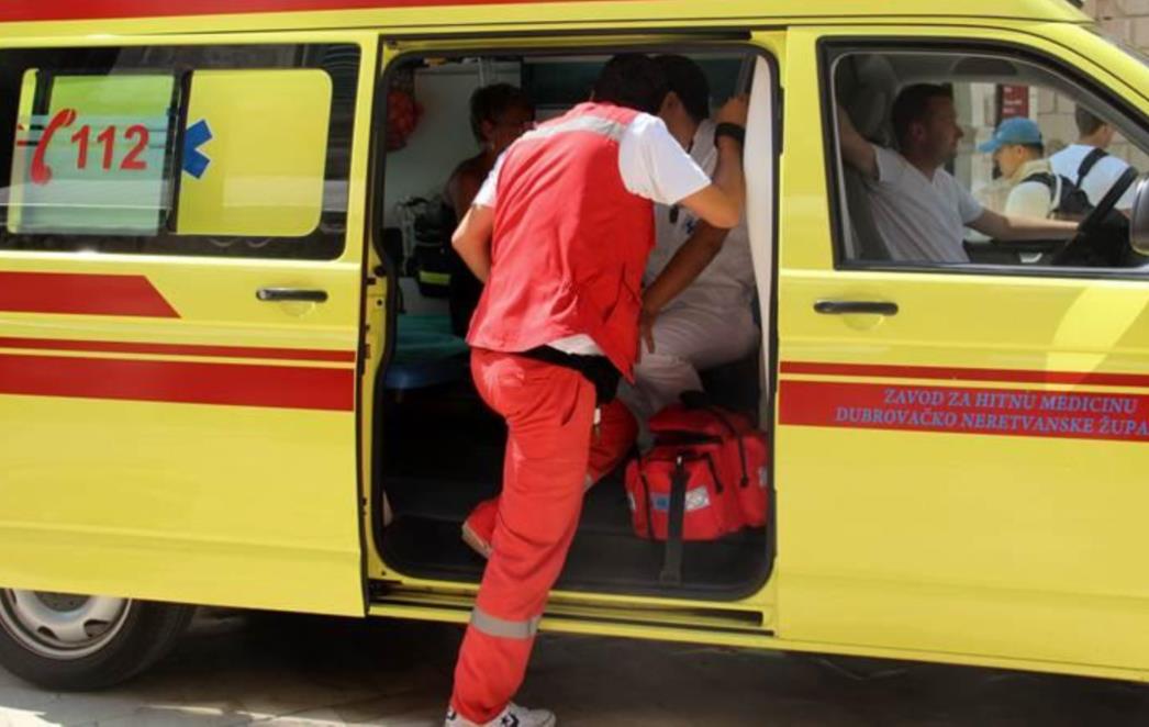 PROMETNA NESREĆA U DUBROVNIKU: Na Kantafigu ozlijeđena ženska osoba!