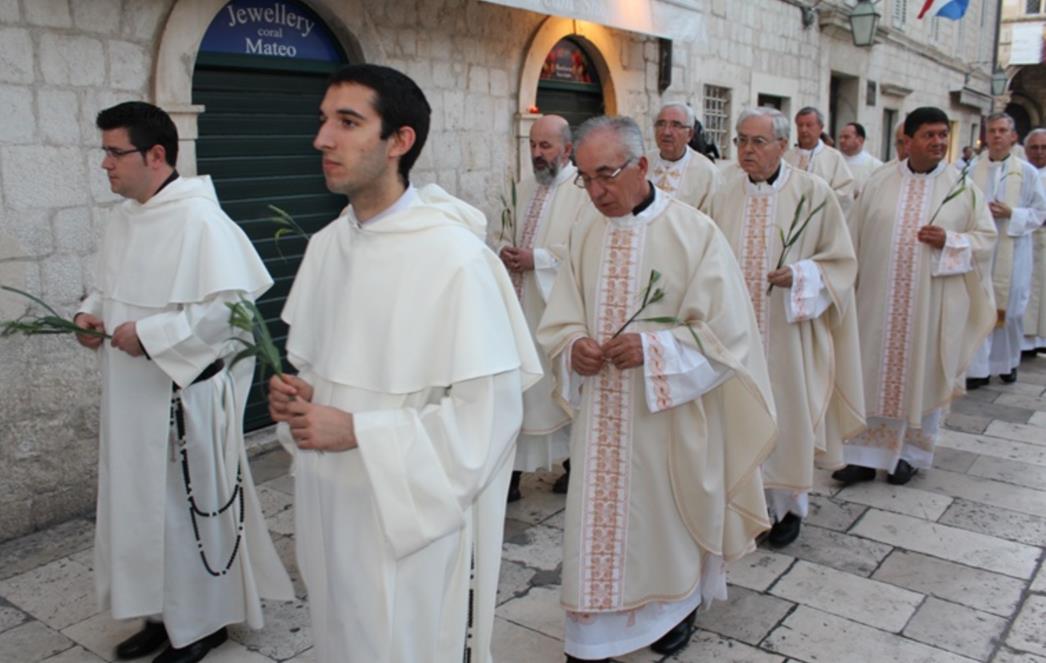 KATOLIČKI VJERNICI SLAVE TIJELOVO: Večeras procesija s Presvetim Oltarskim sakramentom ulicama Grada!