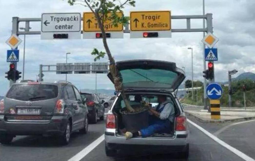 TO SE ZOVE SNALAŽLJIVOST: Slika s auto puta 'Made in Croatia'