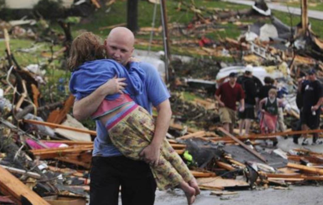 VIDEO/FOTO Pogledajte katastrofalno razaranje tornada u gradiću Joplinu