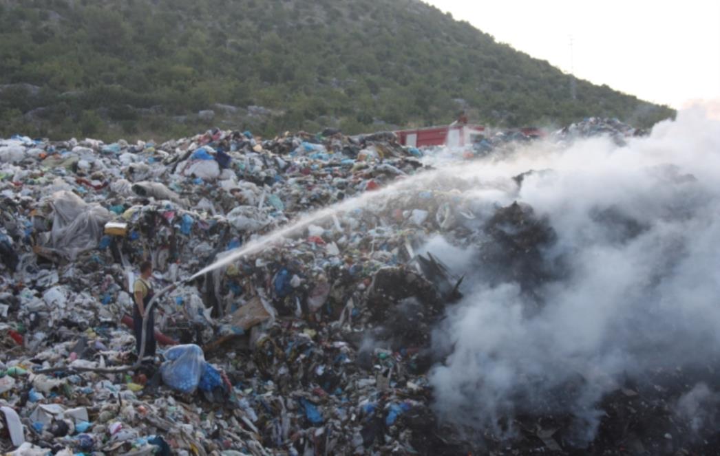 VRGORAC Odlagalište otpada ponovno na udaru piromana, požar ugašen nakon 20 sati