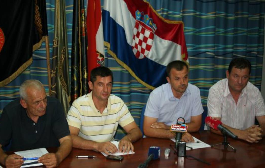 "Vukovar su okupirale kokarde i zvijezde petokrake, a Pupovčeve tvrdnje neće proći"