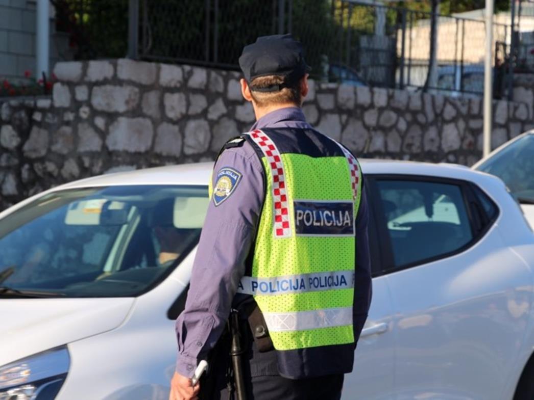 DROGIRAN VOZIO VOJNOVIĆEM: Pronašli mu i amfetamine