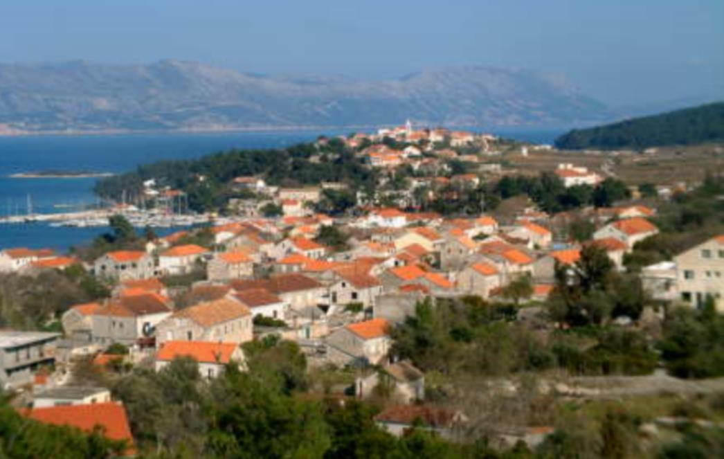 Mladić iz Lumbarde ukrao zlatni nakit s Gospina kipa, veći dio dao 19-godišnjaku iz Orebića